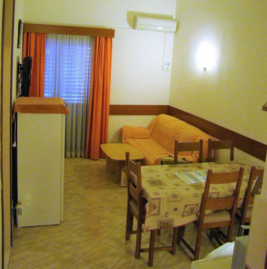 Apartments Lavica Подстрана Экстерьер фото
